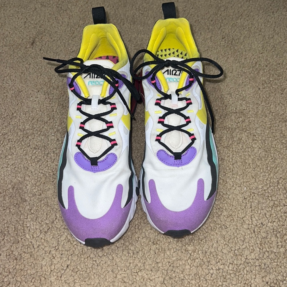 Nike Womens Airmax 270 React